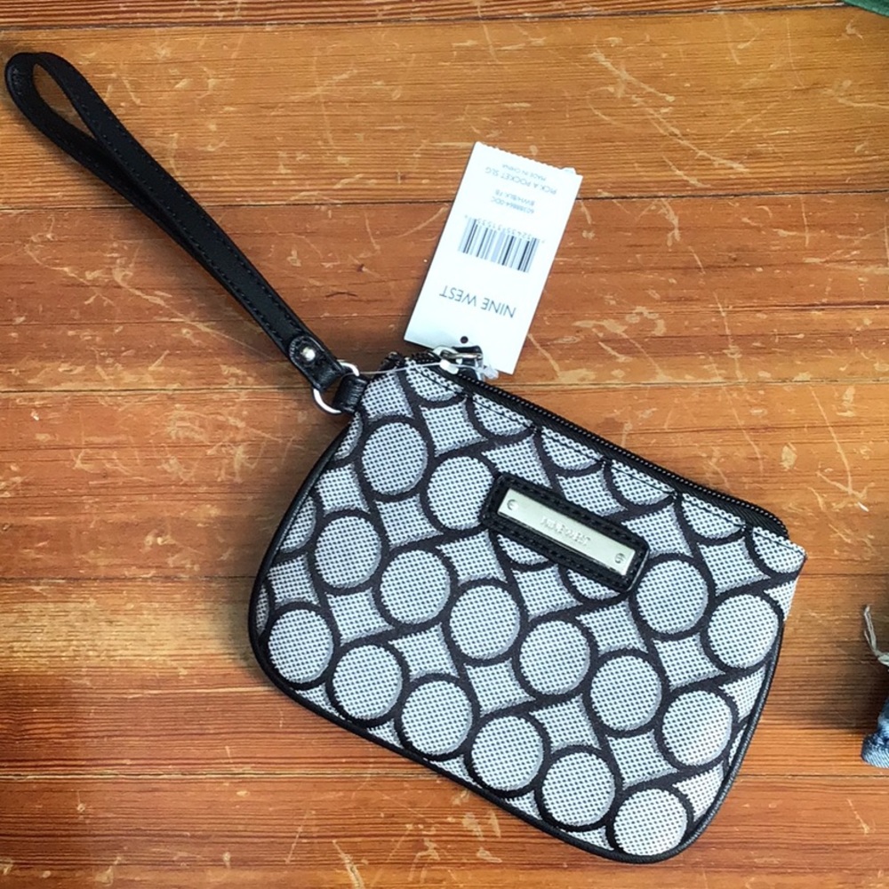 Nine West wristlets purse
